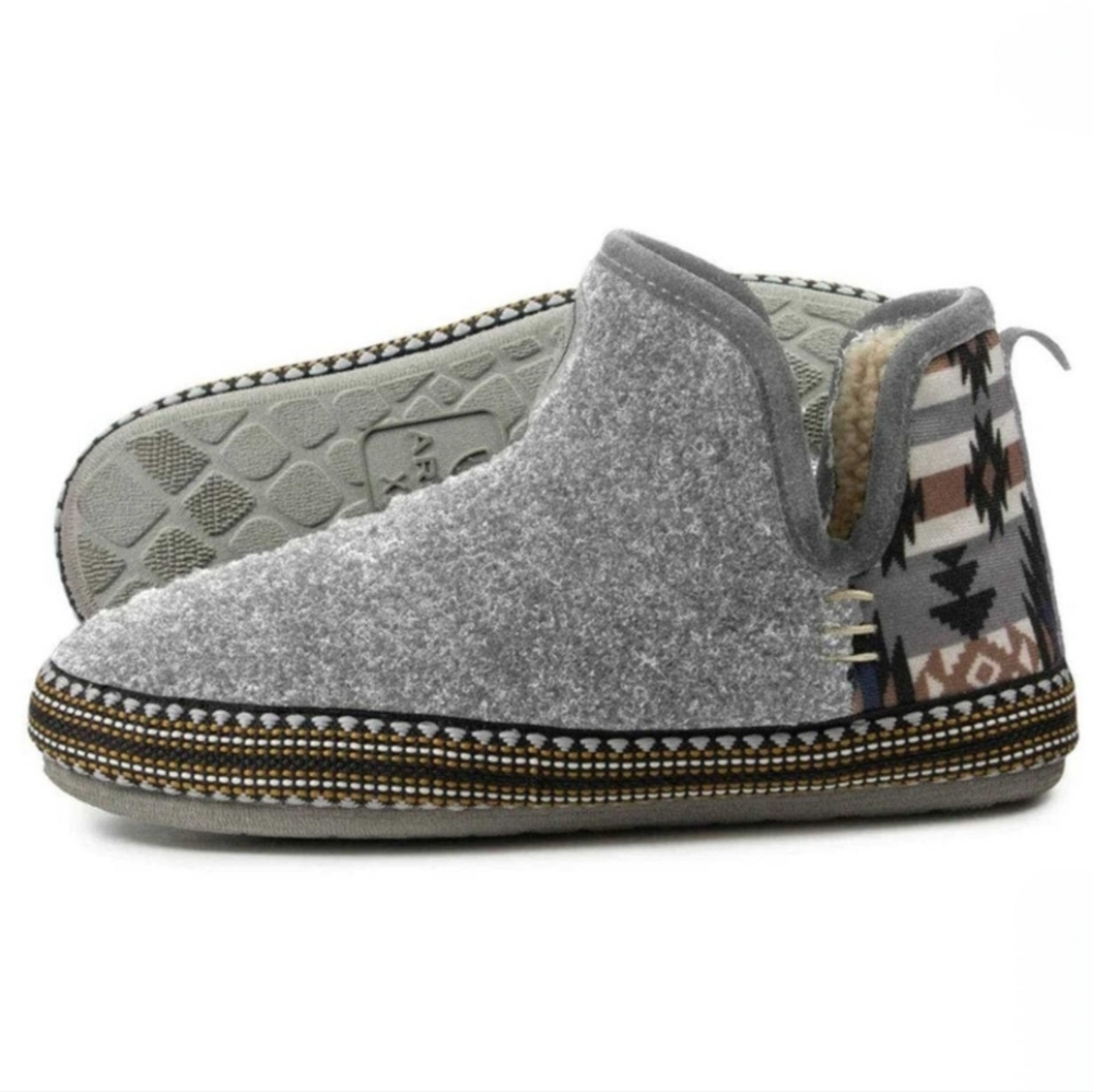 Ariat "Bootie Slipper" Grey Southwestern Aztec Pattern | Women's Size 6.5 - 7